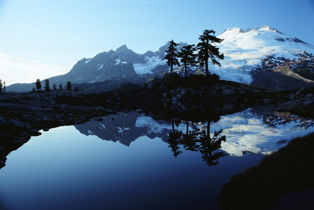 ES2 UPPA Pyrenees mountain lake